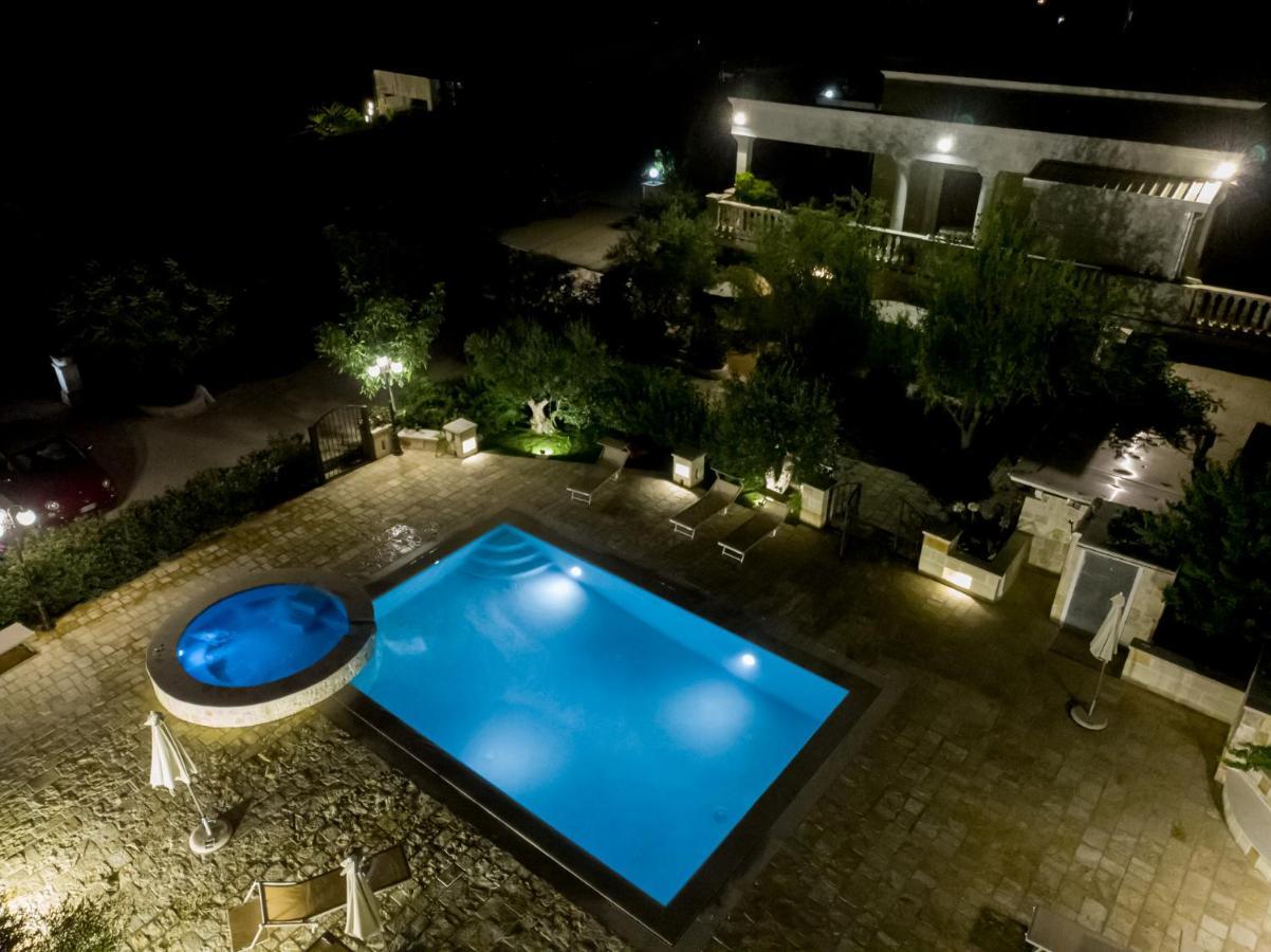 Appartamento Ortensia In Villa Mariella Ostuni Exterior foto